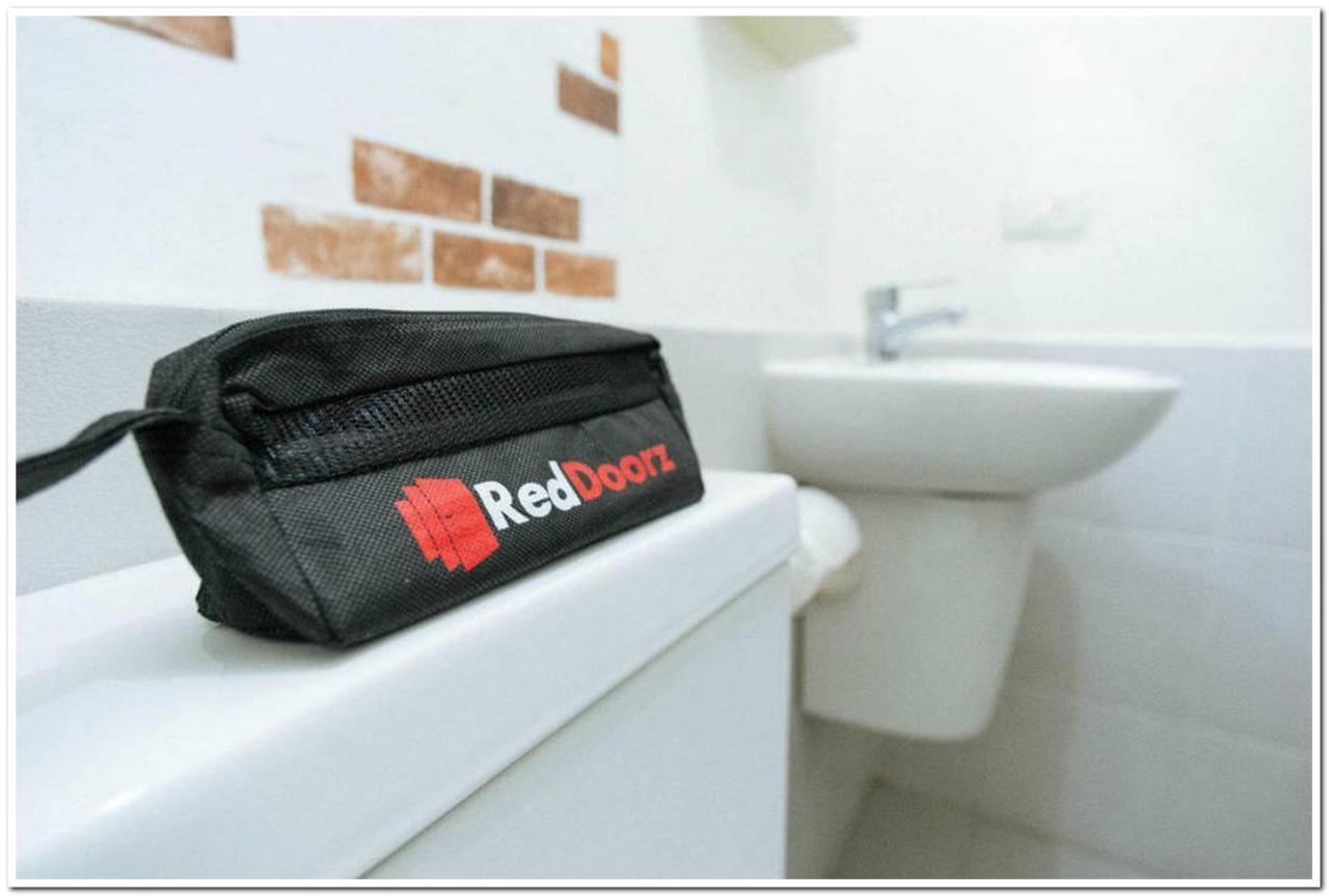 Reddoorz Near Penimbangan Beach Singaraja Eksteriør billede