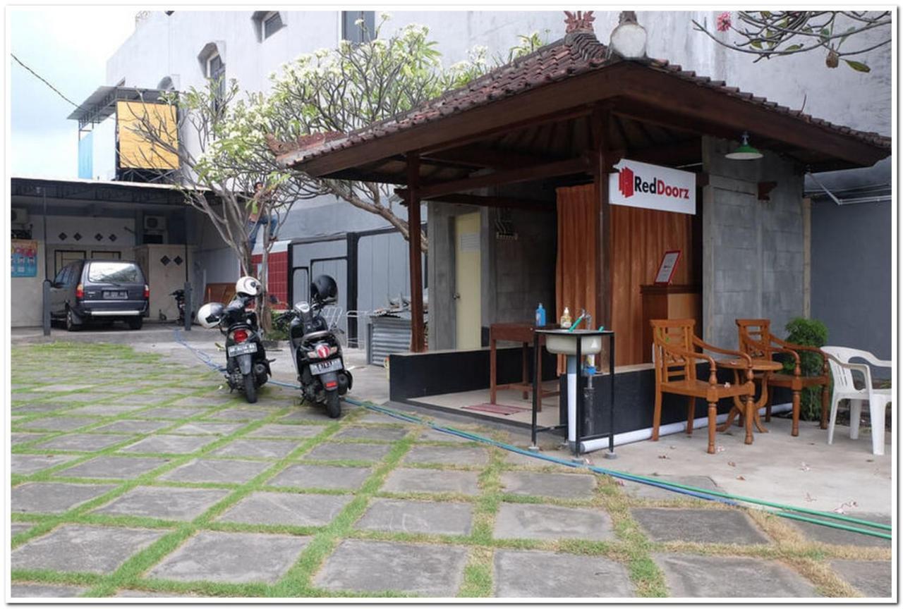 Reddoorz Near Penimbangan Beach Singaraja Eksteriør billede